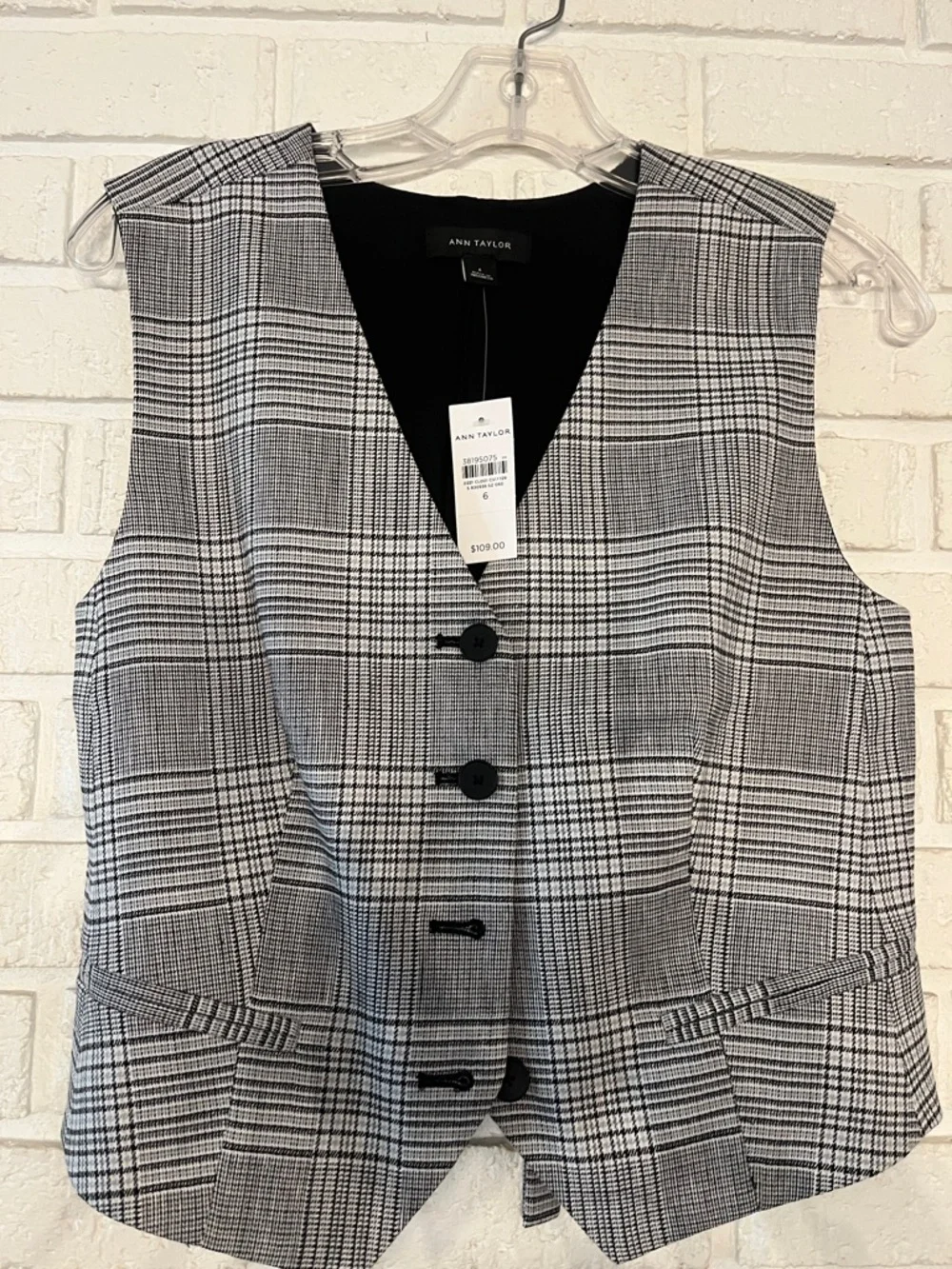 NWT Ann Taylor Plaid Vest, Size 6, perfect for layering or alone with jeans. - Picture 5 of 7